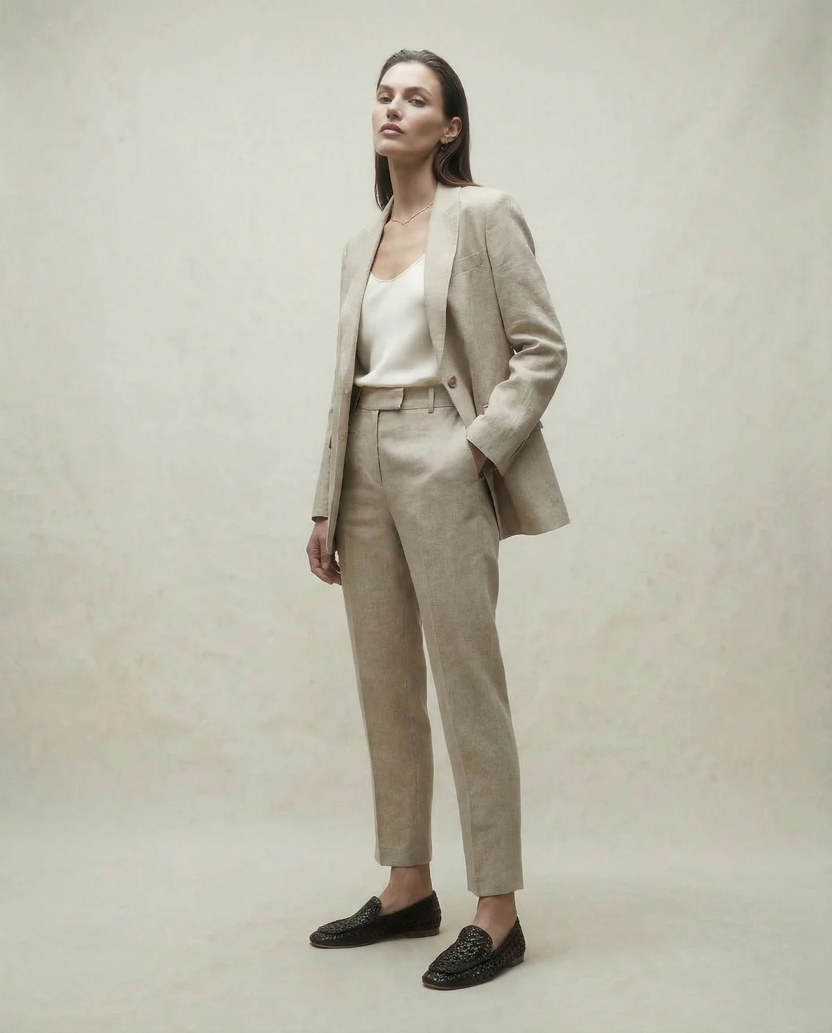 Elegancia Artesanal en Cada Paso